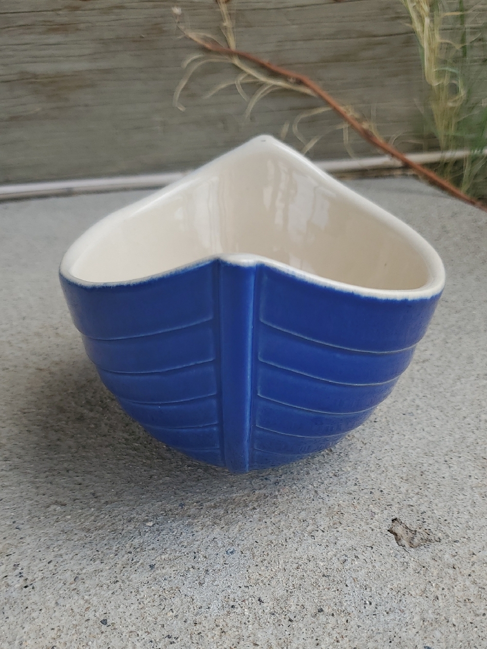 Modern Blue Ridged Ceramic Bowl - Picture 3 of 6